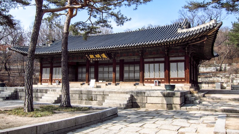 Tongmyeongjeon Hall at Changgyeonggung Palace in Seoul
